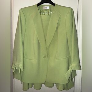 Le Suit Crabapple Green Blazer & Skirt Suit with Bow Sleeves 18W